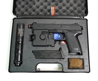 Модель пистолета Tokyo Marui MK23 SOCOM GNB Black (такт.фонарь, кейс, модератор)